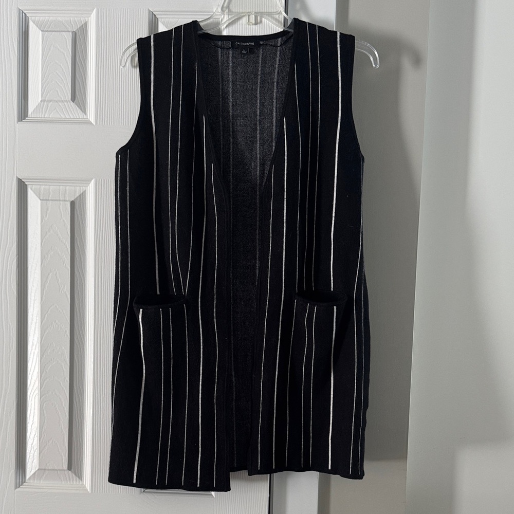 Calligraphie Black and White Knit Vest Cardigan